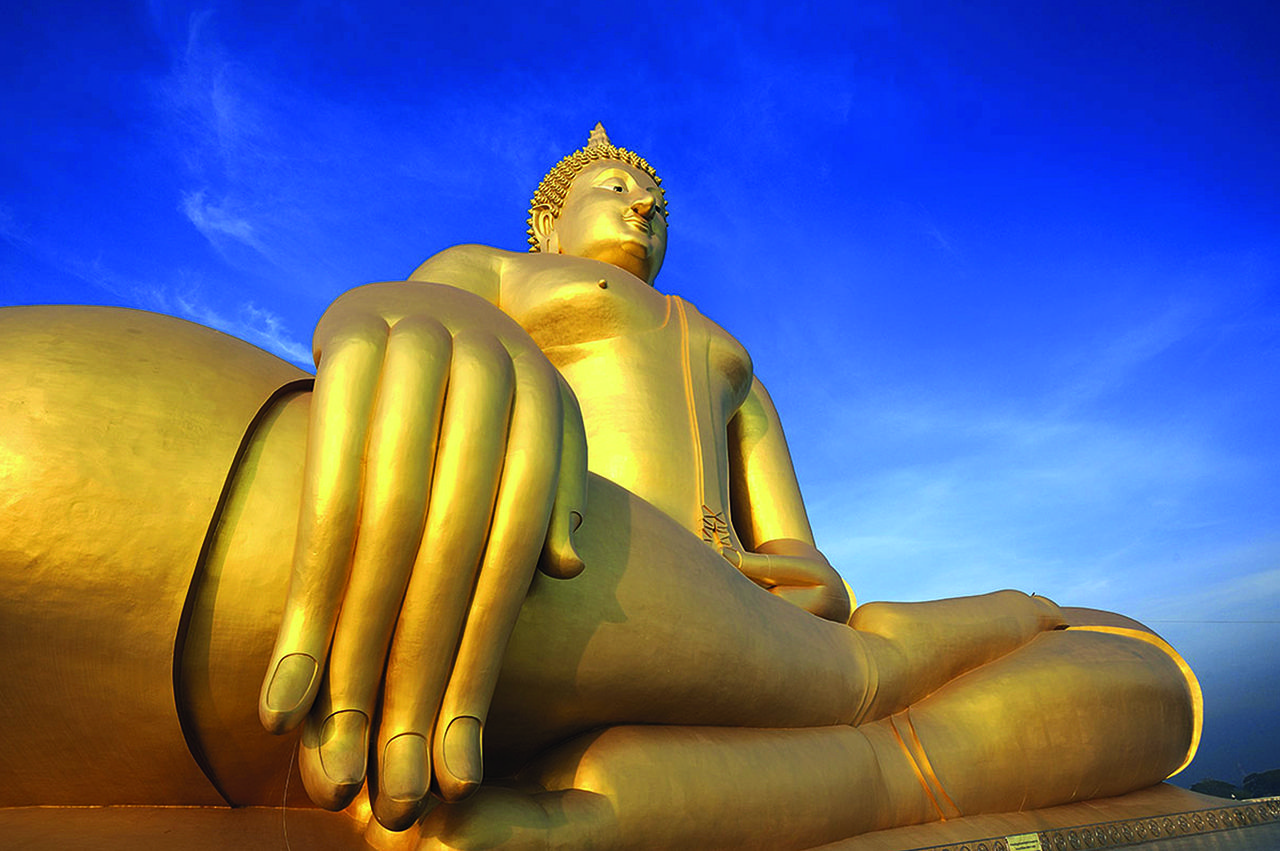 Wat Muang is located in Hua Taphan sub-district, Wiset Chai Chan district. It is presumed that the temple was constructed in the late Ayutthaya Era