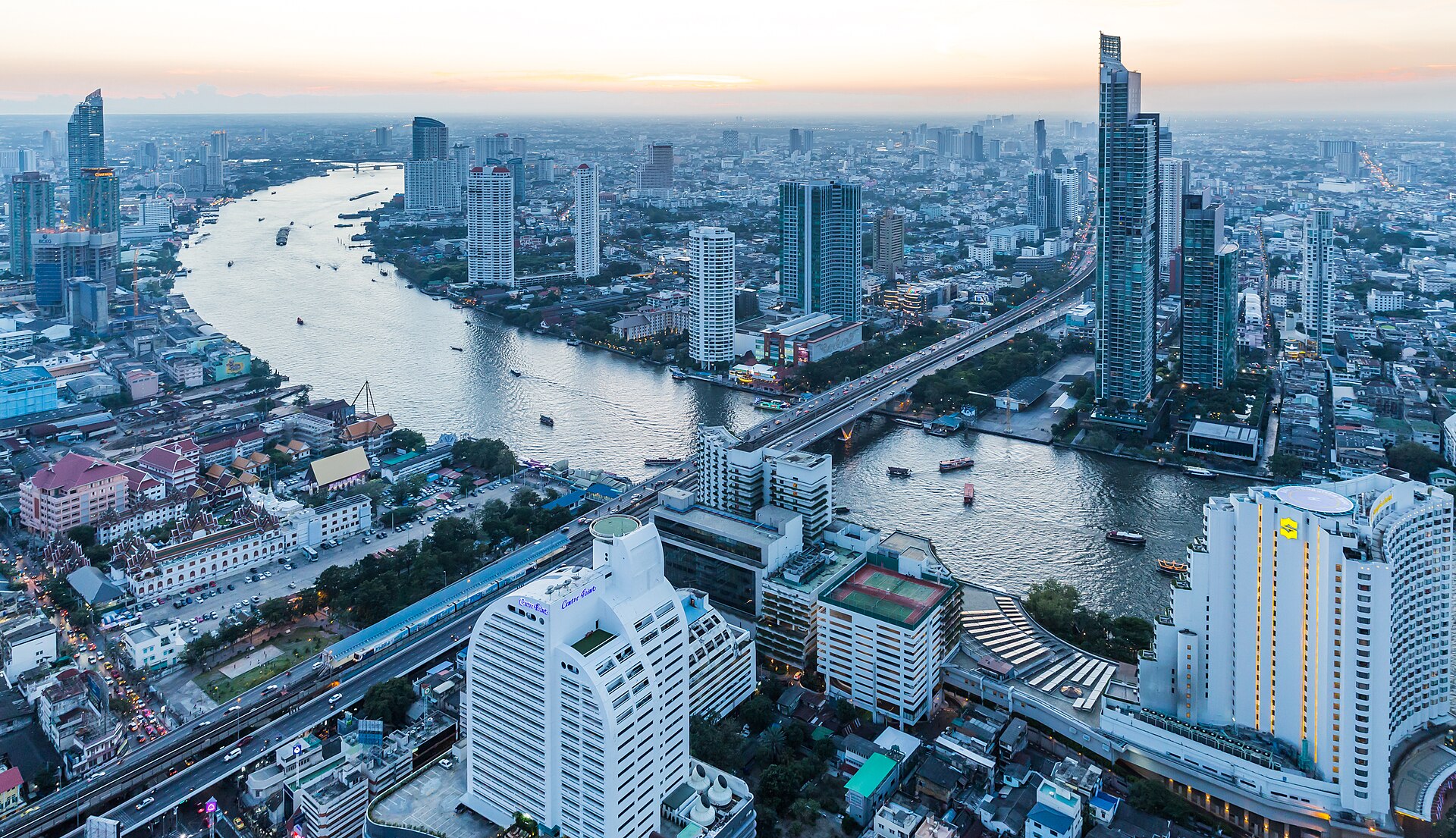 View of the Chao Phraya River looking south from Bang Rak