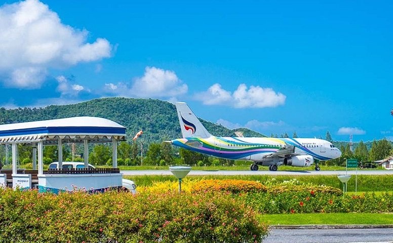 A Thai airways jet on the runway