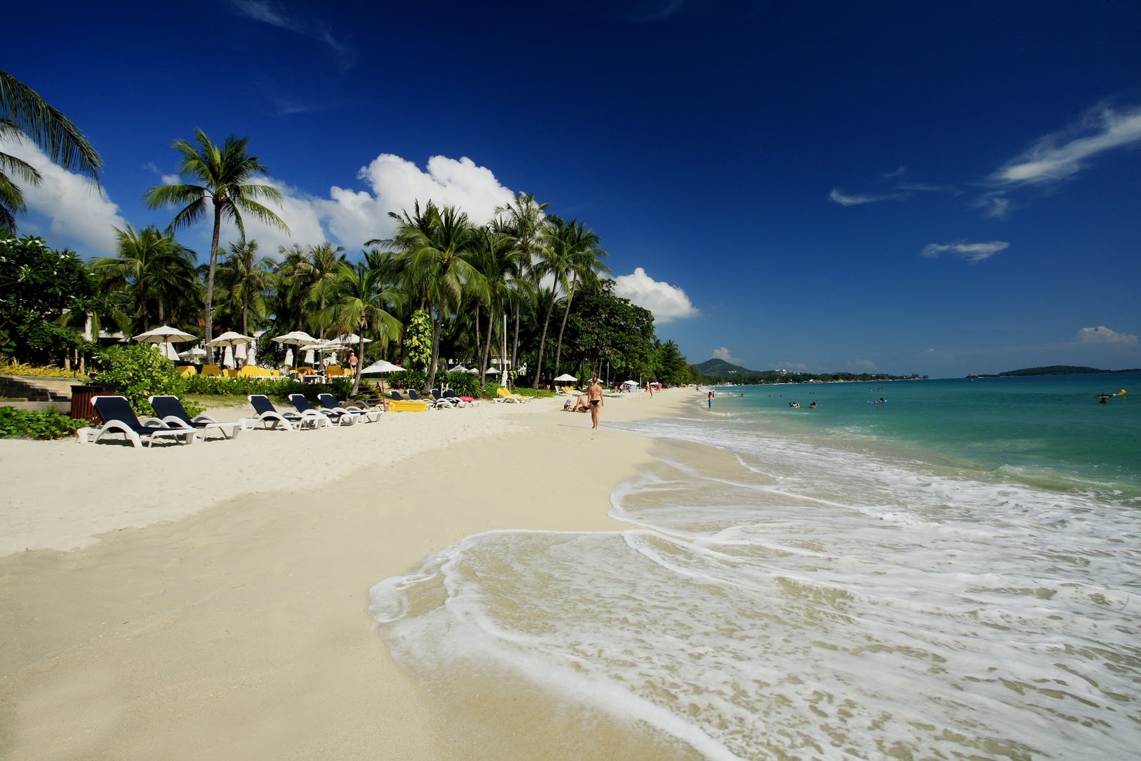 Choeng Mon Beach with white sand and turquoise water